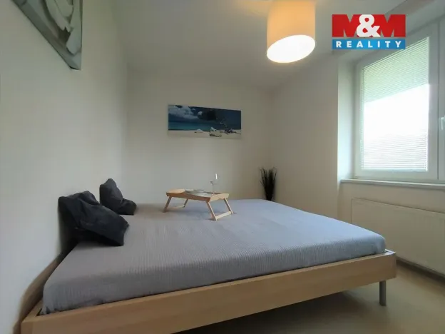 Pronájem bytu 2+kk, Praha, U kříže, 66 m2