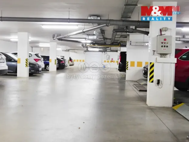 Pronájem bytu 2+kk, Praha, U kříže, 66 m2