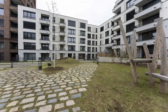 Pronájem garážového stání, Praha - Nusle, Muzikova, 12 m2
