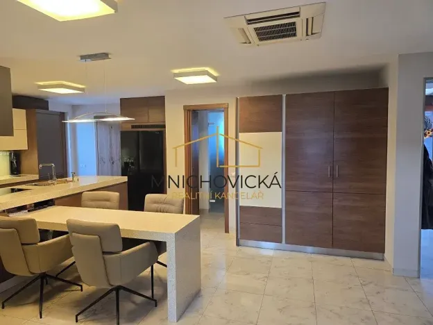 Prodej rodinného domu, Praha - Kolovraty, V Tehovičkách, 521 m2