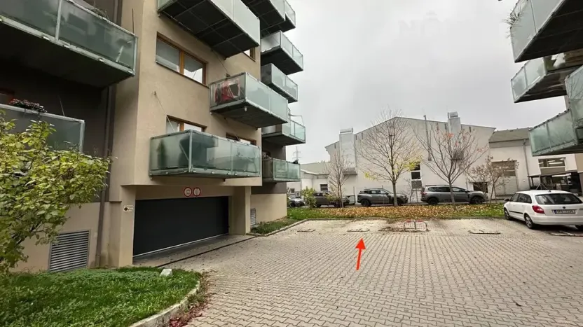 Pronájem garážového stání, Plzeň, U Velkého rybníka, 13 m2