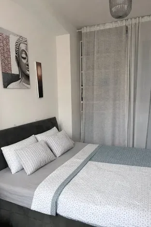 Pronájem bytu 2+kk, Praha - Bubeneč, Korunovační, 36 m2