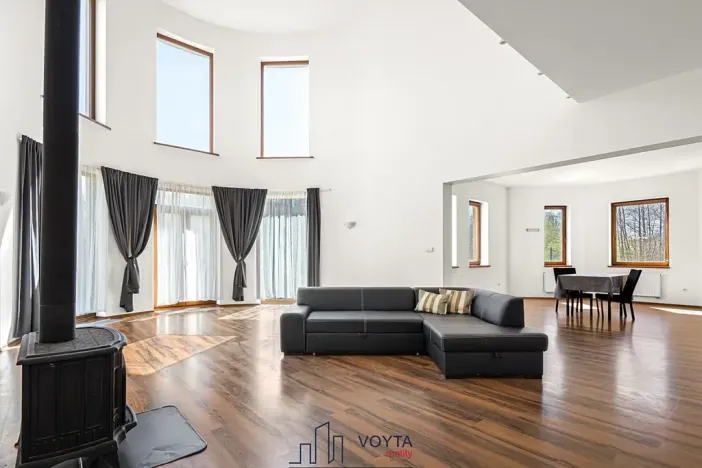 Prodej vily, Nová Role, 347 m2