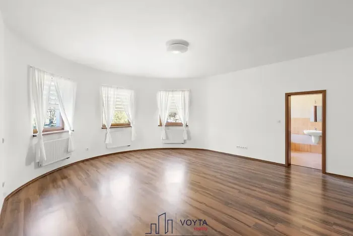 Prodej vily, Nová Role, 347 m2