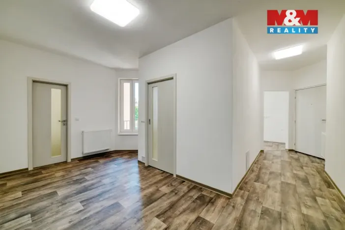 Pronájem bytu 4+1, Cheb, Májová, 121 m2