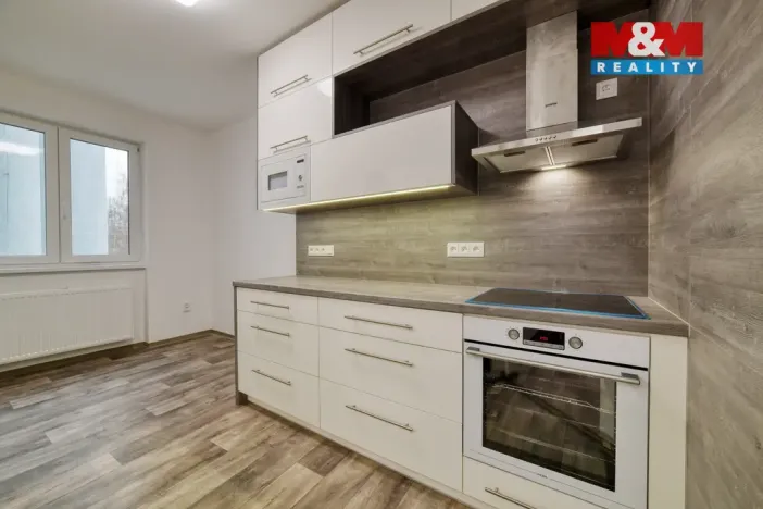 Pronájem bytu 4+1, Cheb, Májová, 121 m2
