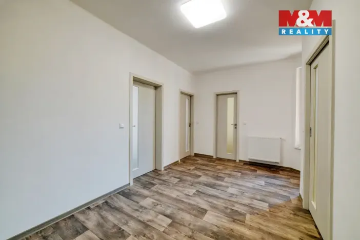 Pronájem bytu 4+1, Cheb, Májová, 121 m2