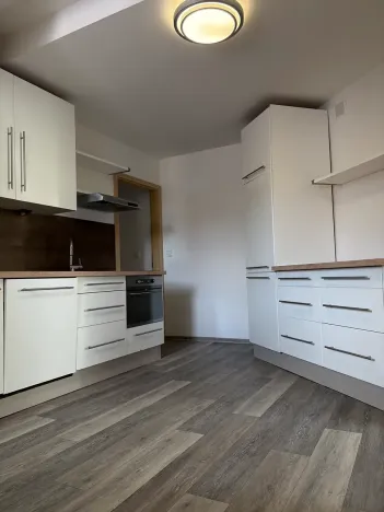 Pronájem bytu 2+1, Karlovy Vary, Moskevská, 60 m2
