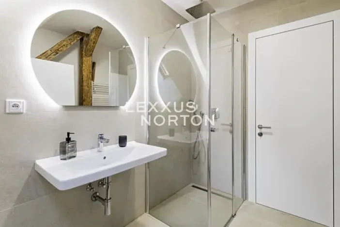 Pronájem bytu 2+kk, Praha - Staré Město, V kotcích, 70 m2