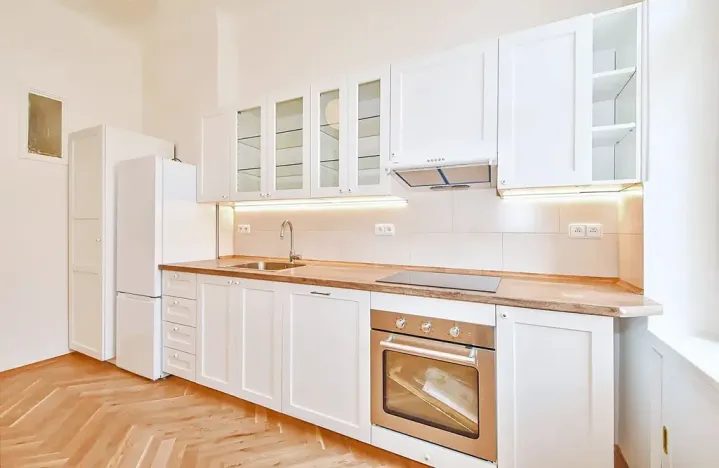 Pronájem bytu 3+1, Praha - Malá Strana, Karmelitská, 95 m2