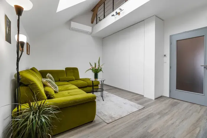 Prodej bytu 1+kk, Praha - Karlín, Peckova, 77 m2