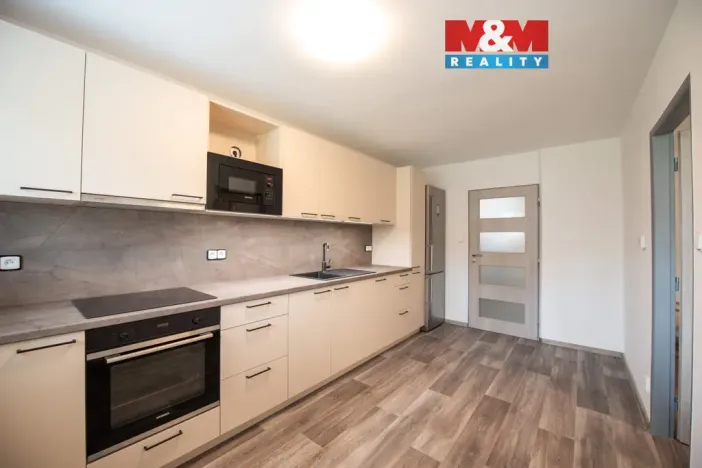 Pronájem bytu 2+1, Hradec Králové - Věkoše, Lomená, 58 m2