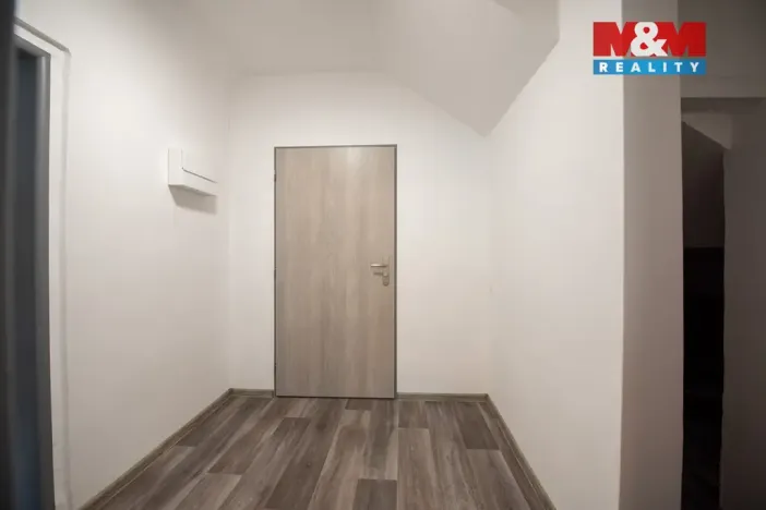 Pronájem bytu 2+1, Hradec Králové - Věkoše, Lomená, 58 m2