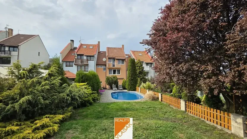 Prodej rodinného domu, Radonice, 200 m2