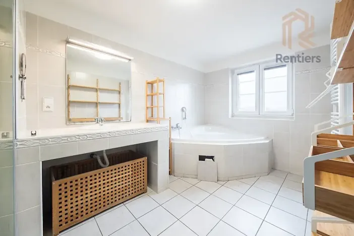 Prodej bytu 3+kk, Praha - Běchovice, Českobrodská, 94 m2