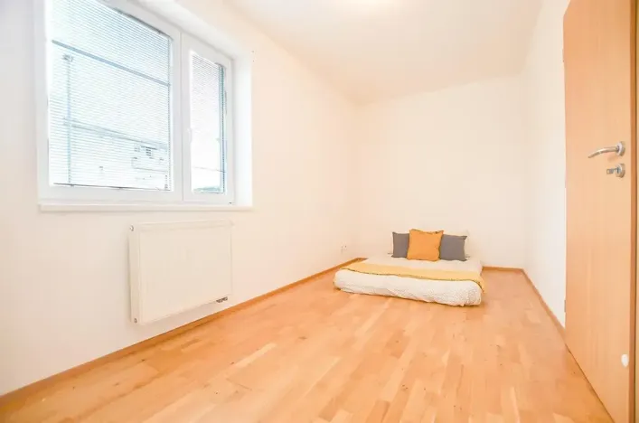 Pronájem bytu 2+kk, Praha - Kyje, Břeclavská, 50 m2