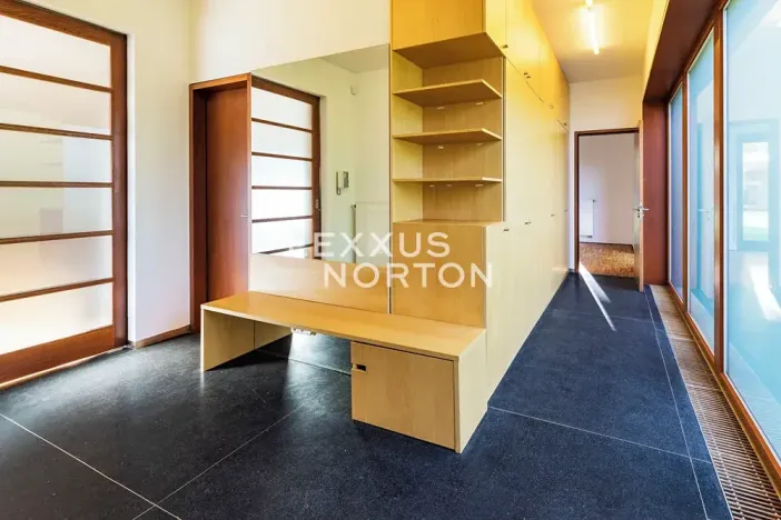 Pronájem bytu 6+kk a větší, Praha - Košíře, U Vojanky, 300 m2