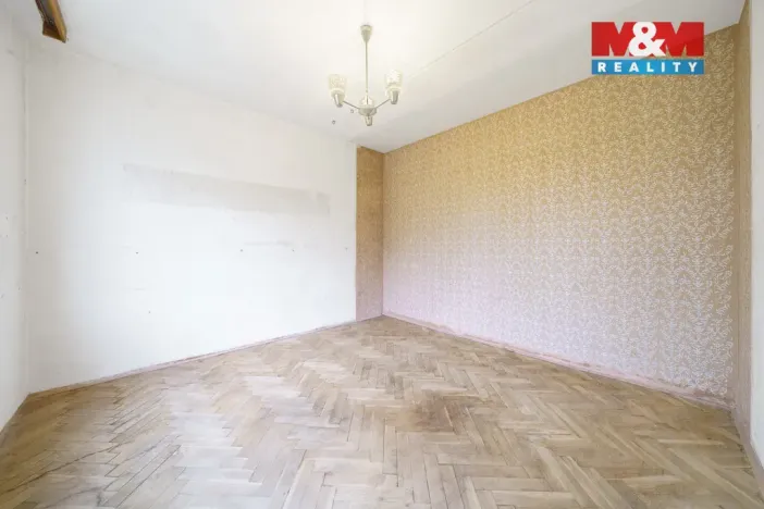 Prodej bytu 3+1, Karlovy Vary - Stará Role, Fibichova, 66 m2