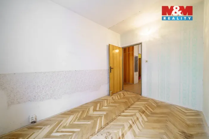 Prodej bytu 3+1, Karlovy Vary - Stará Role, Fibichova, 66 m2