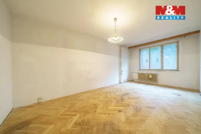 Prodej bytu 3+1, Karlovy Vary - Stará Role, Fibichova, 66 m2