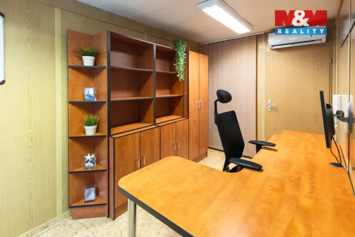 Pronájem výrobních prostor, Dnešice, 694 m2
