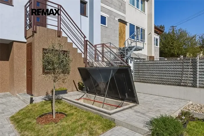 Prodej vícegeneračního domu, Vrané nad Vltavou, Ve Strouze, 182 m2