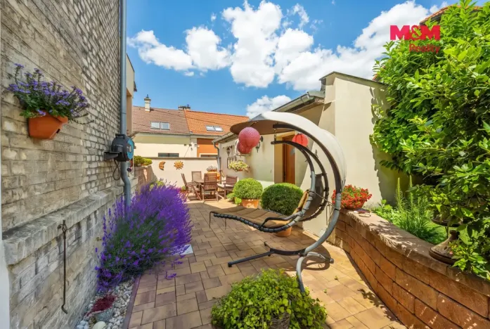Prodej obchodního prostoru, Kladno - Kročehlavy, Vrchlického, 163 m2