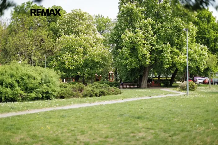 Prodej bytu 3+1, Praha - Letňany, Místecká, 68 m2