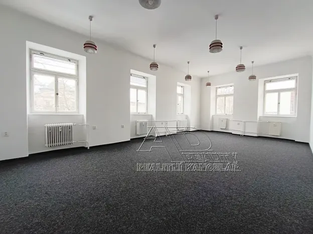 Pronájem kanceláře, České Budějovice, Kanovnická, 132 m2