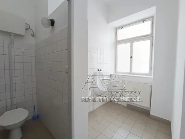Pronájem kanceláře, České Budějovice, Kanovnická, 132 m2