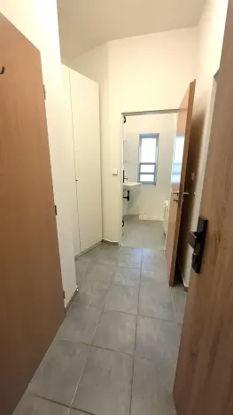 Pronájem bytu 1+kk, Praha - Vysočany, Vysočanské náměstí, 35 m2