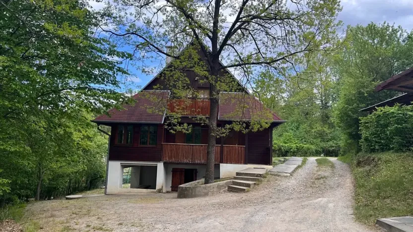 Prodej chaty, Oslnovice, 182 m2