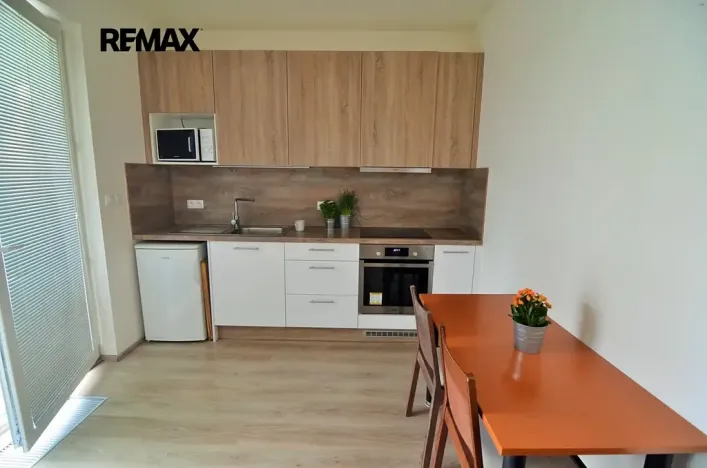 Pronájem bytu 1+kk, Praha - Zličín, Sazovická, 35 m2