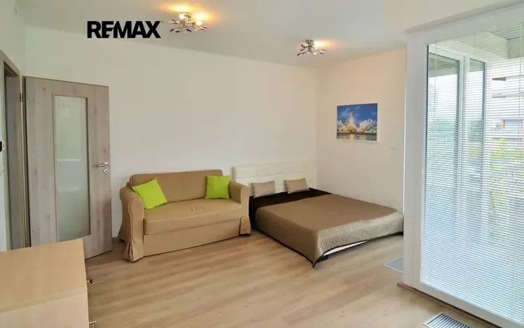 Pronájem bytu 1+kk, Praha - Zličín, Sazovická, 35 m2