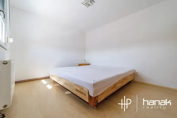 Prodej výrobních prostor, Dolany, 900 m2