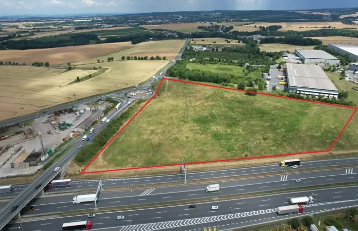 Pronájem komerčního pozemku, Praha, 10000 m2