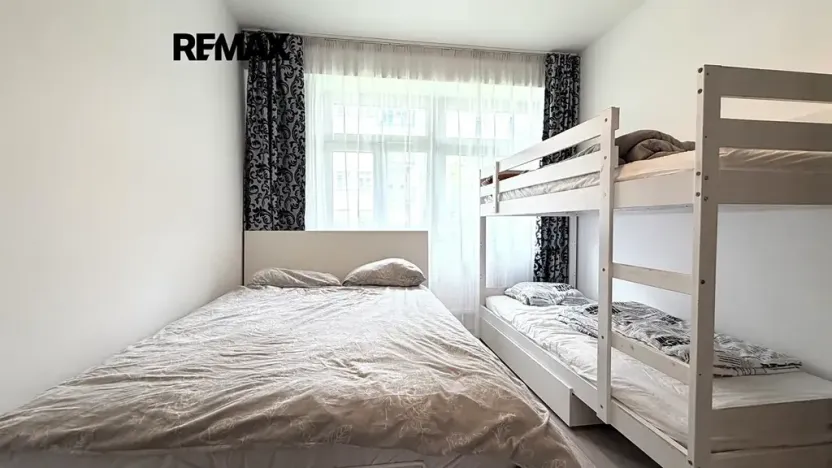 Pronájem bytu 2+kk, Praha - Kyje, Pelušková, 38 m2