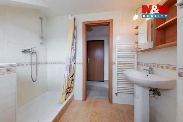 Prodej bytu 1+1, Karlovy Vary, K. Čapka, 36 m2