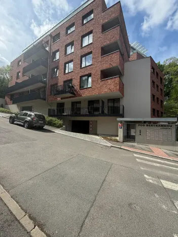 Pronájem bytu 2+kk, Praha - Smíchov, U Blaženky, 55 m2