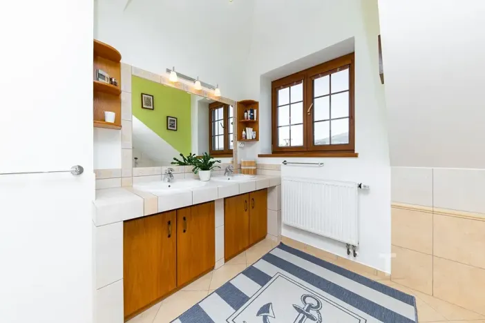 Prodej rodinného domu, Lipová-lázně, 232 m2