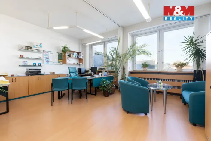 Prodej obchodního prostoru, Bruntál, nám. Míru, 720 m2