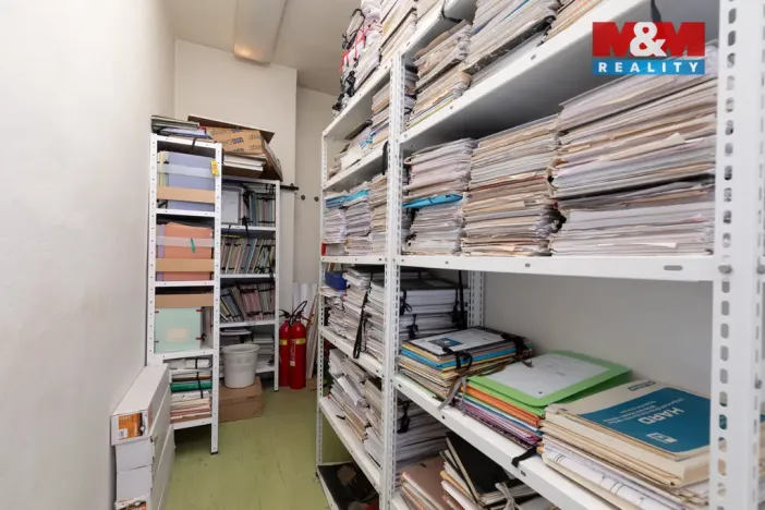 Prodej obchodního prostoru, Bruntál, nám. Míru, 720 m2