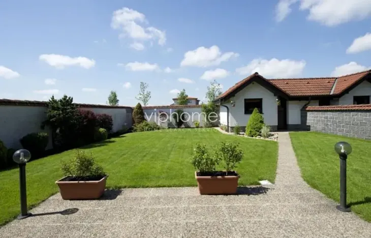 Pronájem vily, Horoměřice, 280 m2