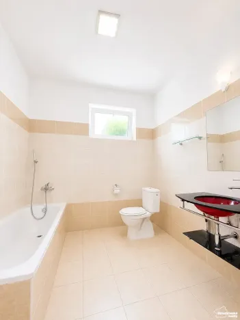Pronájem bytu 1+kk, Praha - Újezd nad Lesy, Staroújezdská, 43 m2