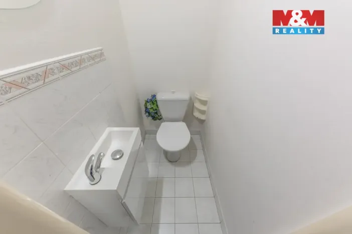 Prodej rodinného domu, Hrdlořezy, 229 m2