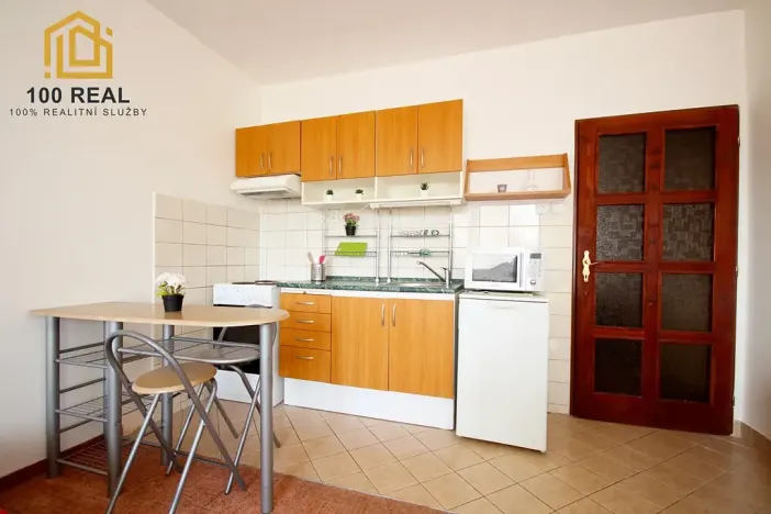 Pronájem bytu 1+kk, Hradec Králové, Kejzlarova, 28 m2