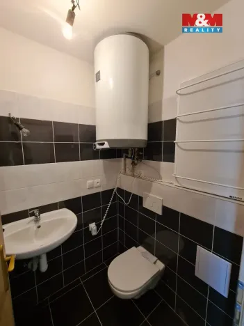 Pronájem bytu 1+kk, Dolní Loučky, 34 m2