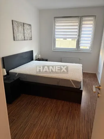 Pronájem bytu 2+kk, Praha - Žižkov, V zahrádkách, 56 m2