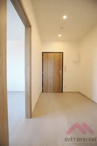 Pronájem bytu 1+kk, Praha - Hloubětín, Pokorného, 34 m2