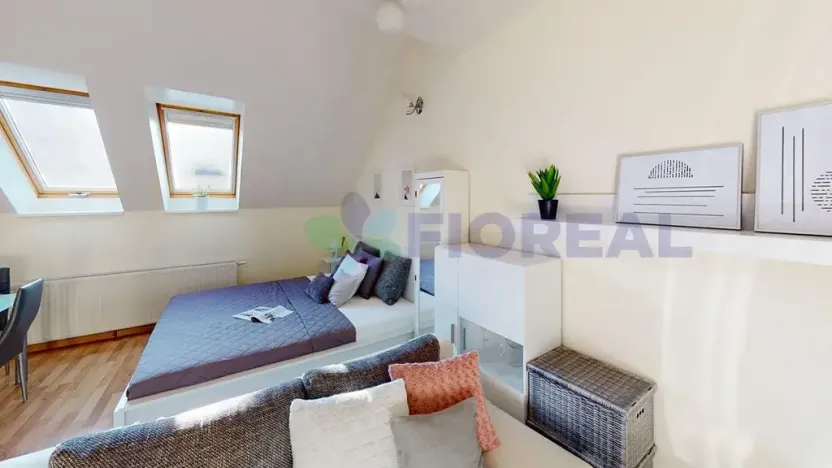 Pronájem bytu 1+kk, Praha - Vinohrady, Lublaňská, 41 m2